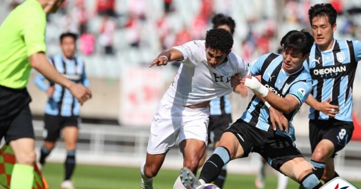 [k2.review] 'PO권 도전' 부산, '12위' 천안과 슈팅 18회→0-0 무승부...4연속 무