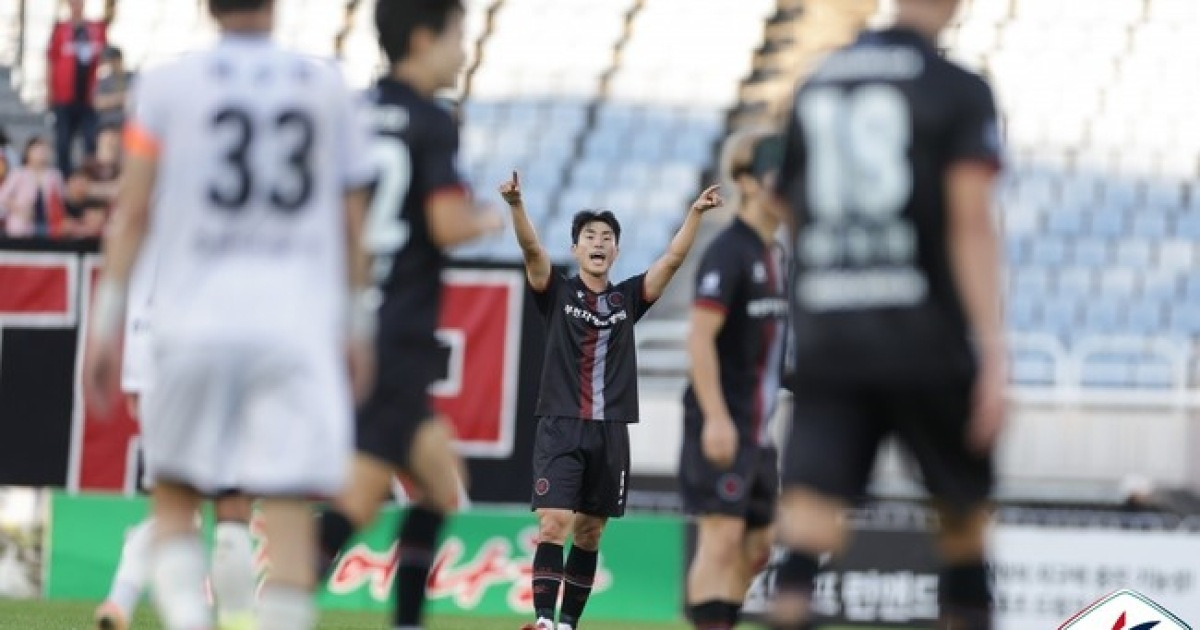 [K리그2 현장리뷰] '처절한 육탄 수비' 부천, 몬타뇨 퇴장에도 성남에 1-0 승...4위 올라