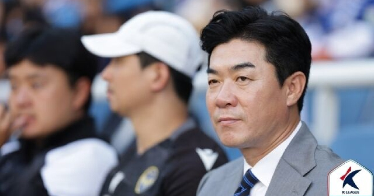 '다이렉트 승격'에 한 걸음 더...윤정환 감독 "수원보다는 나은 상황, 하지만 우승 이야기는 여전히 조심스러워" [MD현장]