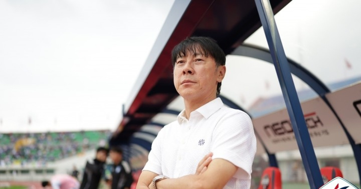 [공식] '디펜딩 챔피언→강등권 추락' 울산, 두 달 만에 신태용 감독 경질...김광국 대표이사도 퇴진