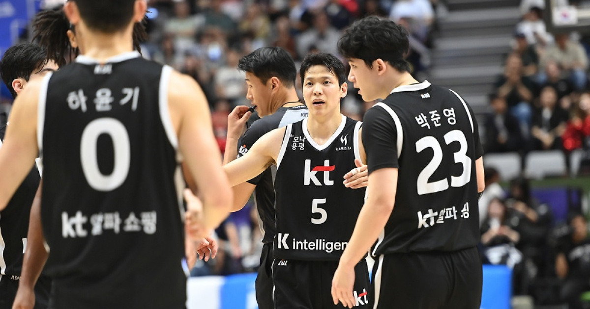 '힉스·하윤기 더블더블' KT, 삼성 74-66 격파…2연승으로 단독 선두