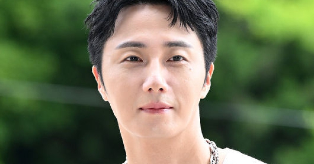 정일우, 미모의 CEO와 '럽스타' 열애설...사실상 인정인가 