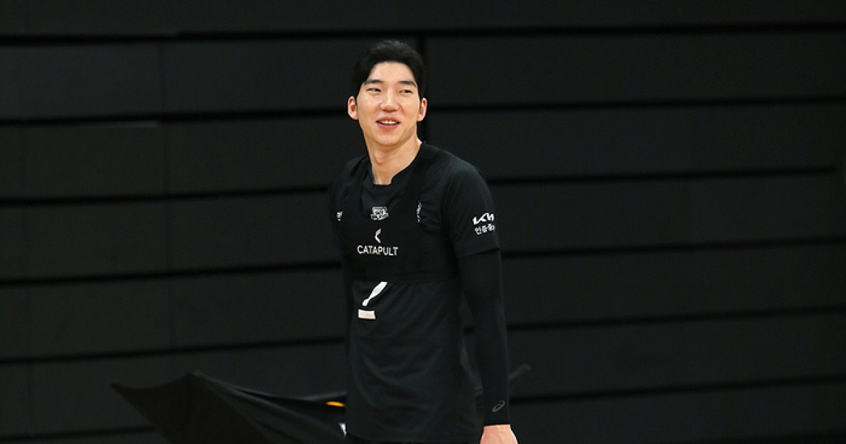 새 시즌도 현대캐피탈 ‘캡틴’ 허수봉 “통합 2연패·개인상, 두 마리 토끼 다 잡아볼게요”[SS나고야in]