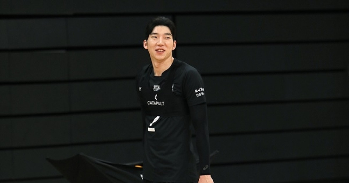 올해도 ‘캡틴 현캐’ 허수봉…“통합 2연패 + 개인상, 두 마리 토끼 다 잡겠습니다”