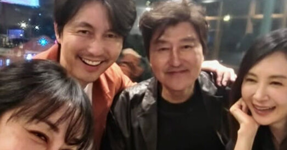 ‘혼외자→극비결혼’ 정우성, 어떻게 지내나 봤더니…“활짝 웃었다”