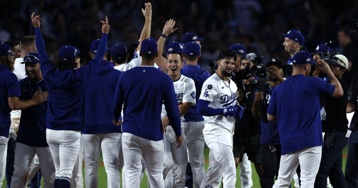 ‘김혜성 끝내기 득점’ 다저스, 연장 11회 혈투 끝 필라델피아 제압..NLCS 진출