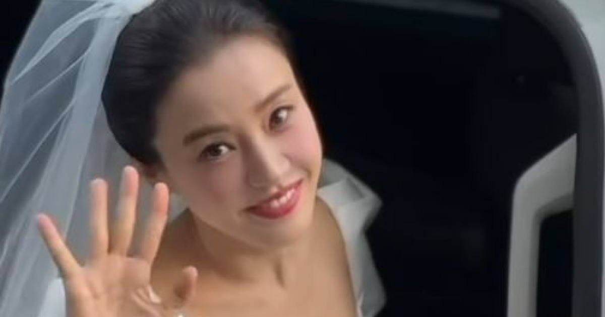 돌싱 7년 박은혜 “저 결혼해요, 축하해주세요…몇 년 만에 웨딩드레스”