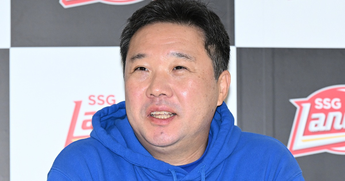 박진만 감독 “8회말 김영웅 수비, 아차 싶었다..2차전 선발 그대로 가라비토”