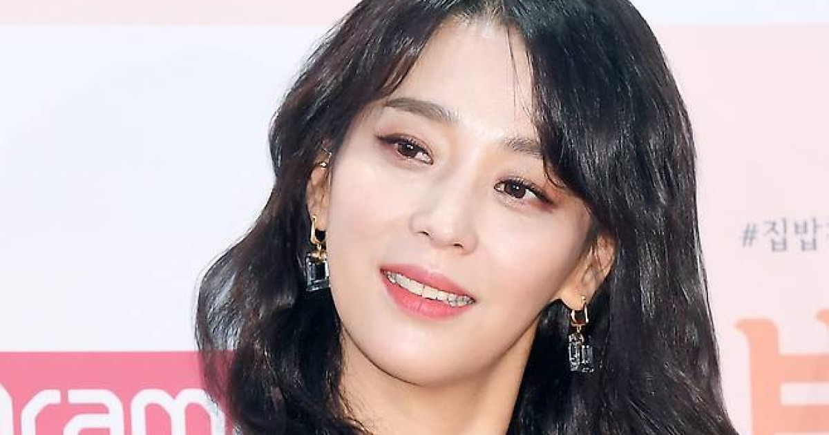 한고은, 50세 되더니 갱년기 호소 “돌덩이 같던 초콜릿, 밤 11시에 당겨”(고은언니)