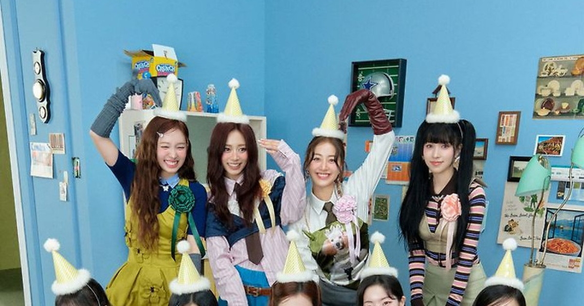 트와이스, 오늘 데뷔 10주년 기념 앨범 발매…9人9色 솔로곡도