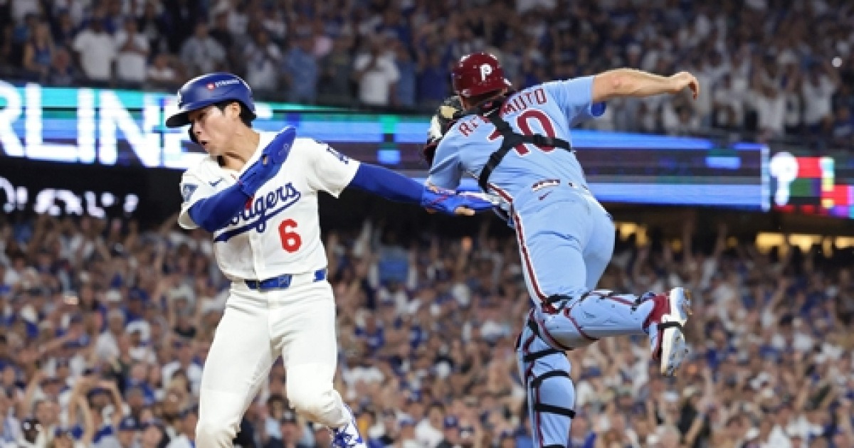 “전력으로 뛰어 팀에 보탬 되겠다는 생각뿐”···김혜성, NLCS 이끈 결승 득점 ‘감격’