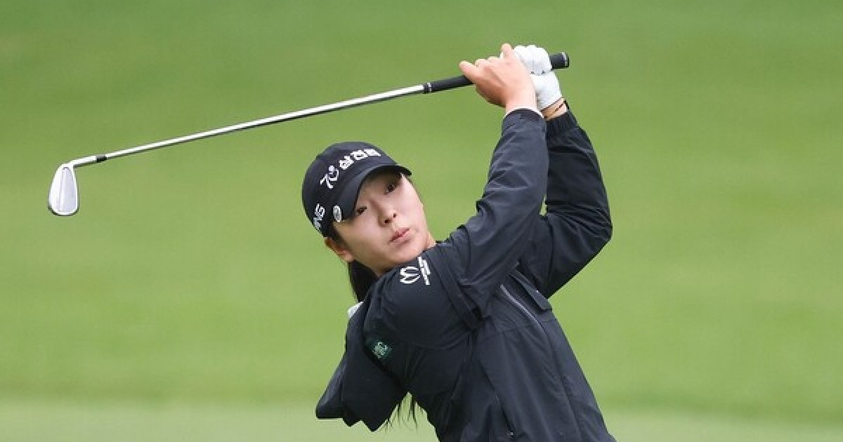 '노승희·김민솔 제친' 유현조, 놀부·화미 대회 첫날 선두 [KLPGA]