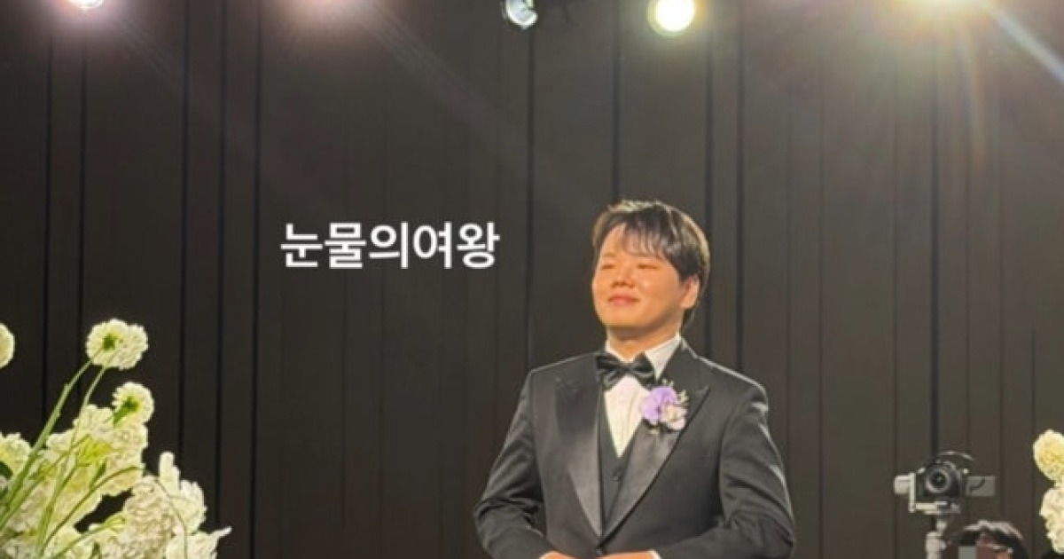 '14kg 감량' 곽튜브, 결혼식 내부사진 공개..신랑입장서 여유 미소 포착[종합]