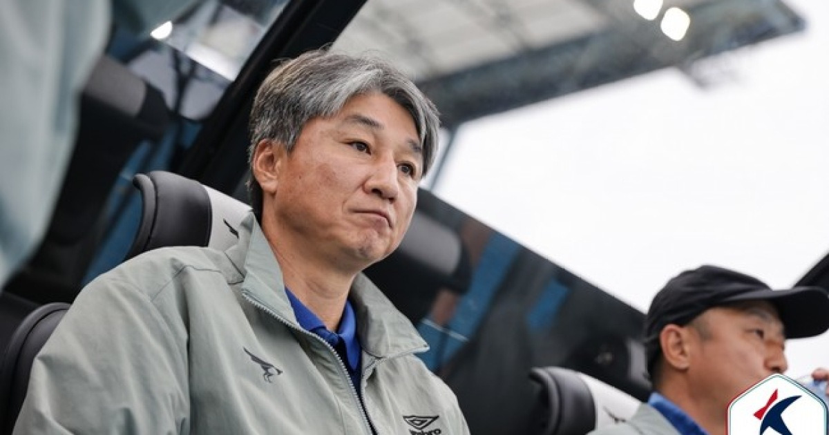 [K리그2 기자회견] PO 진출 희망 살린 전경준 감독, "남은 경기 전승하겠다"