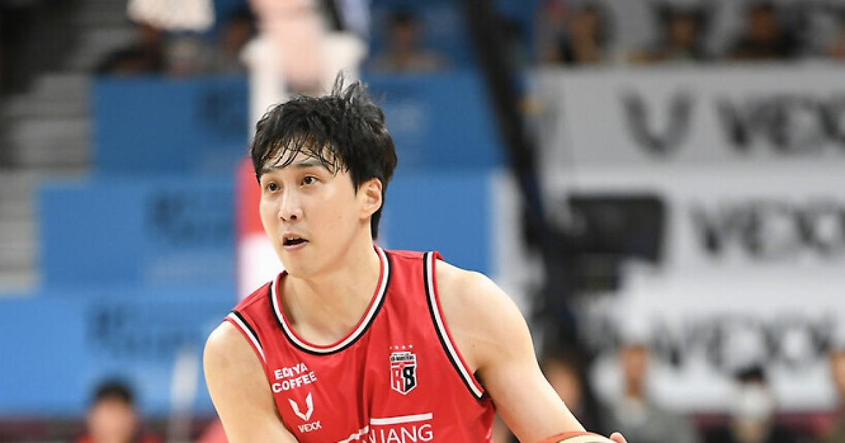 “오늘 경기 MVP” 유도훈 감독·변준형의 극찬, 정관장 승리 숨은 공신 김영현
