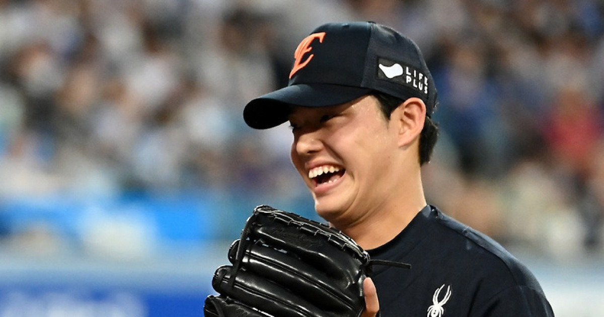 가슴이 웅장해진다. '161㎞ 22세 선발→158㎞ 20세→157㎞ 왼손 19세→156㎞ 19세→161㎞ 21세 마무리' 이 정도면 일본도 놀라겠다[SC포커스]