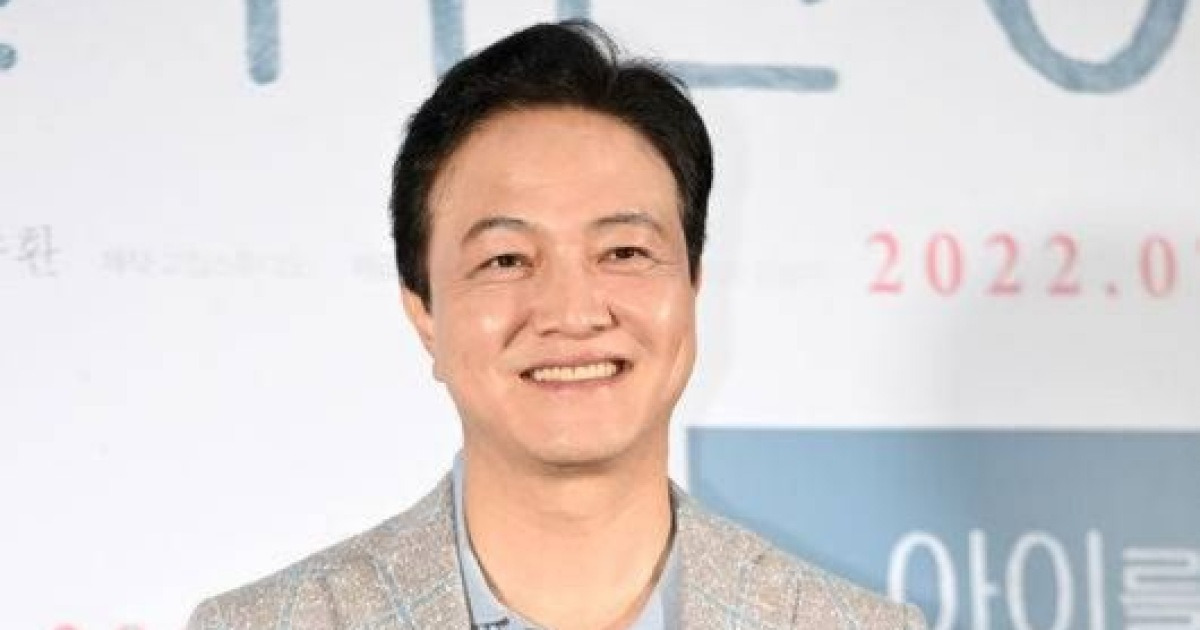 정웅인 "매니저에 전재산 사기 당해..사채업자에 무릎 꿇었다"('4인용식탁')[핫피플]