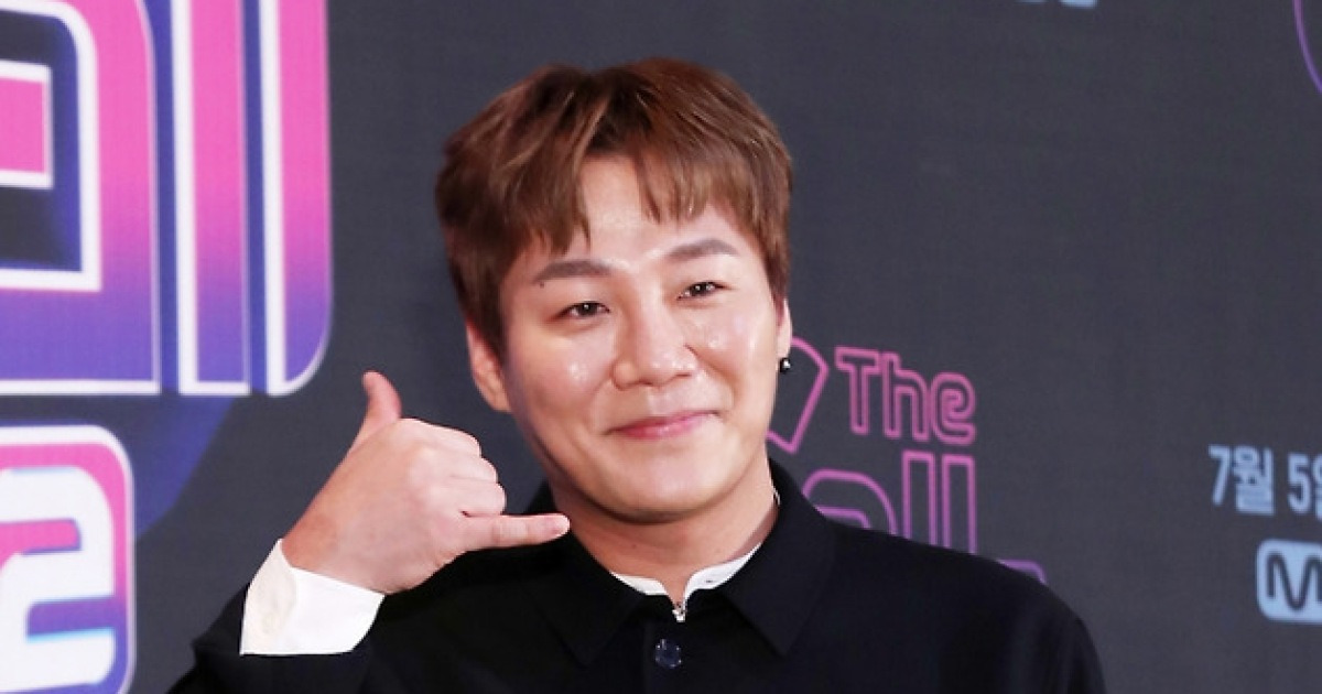 윤민수 母, '이혼' 아들보며 연신 한숨..