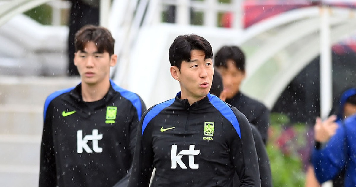 황희찬 또 못 나오나?…장대비 쏟아져도 홍명보호 '파이팅' 외쳤는데, 황소는 파라과이전도 불투명 [고양 현장]