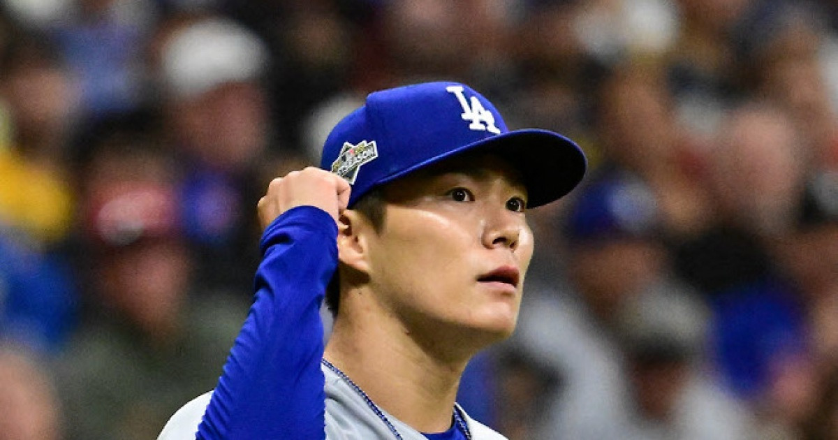 야마모토, 다저스 투수 21년 만에 PS 완투승...NLCS 2연승