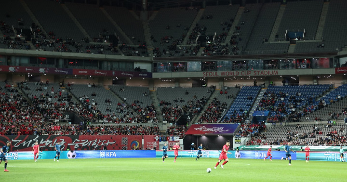 브라질전 0-5 대패 영향? 파라과이전 2-0 완승에도 10년 만에 최소 관중 '흥행 참패'
