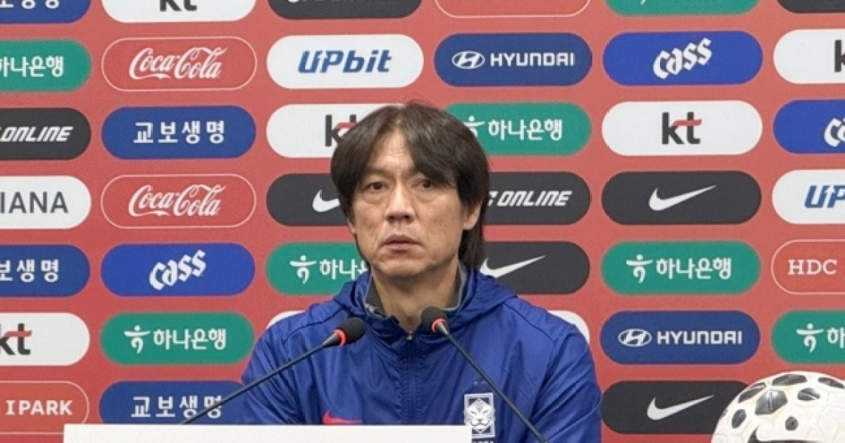 흡족한 홍명보 감독 “10월 A매치, 월드컵 조별리그 1·2차전 예행연습…선수들 브라질전 대패 잘 극복해” [MK상암]