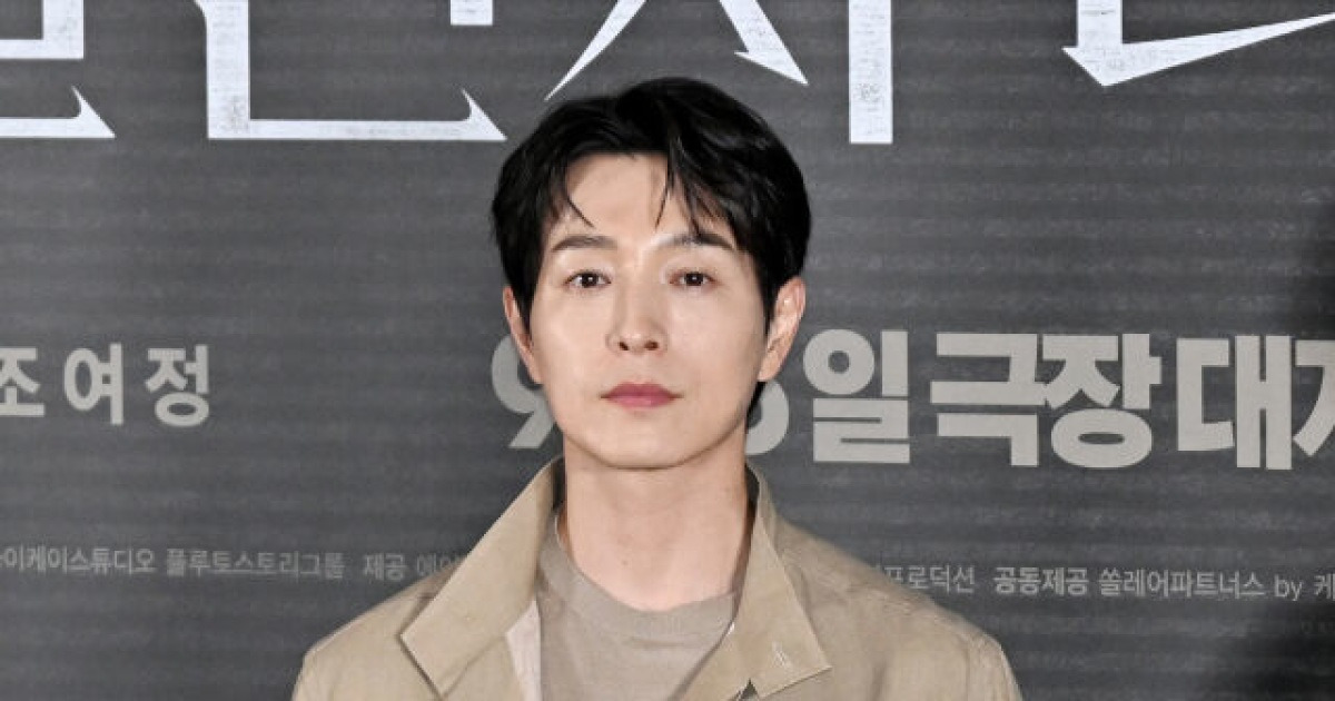 [단독]정성일, 이혼 후 고른 작품은 '뷰티 인 더 비스트'