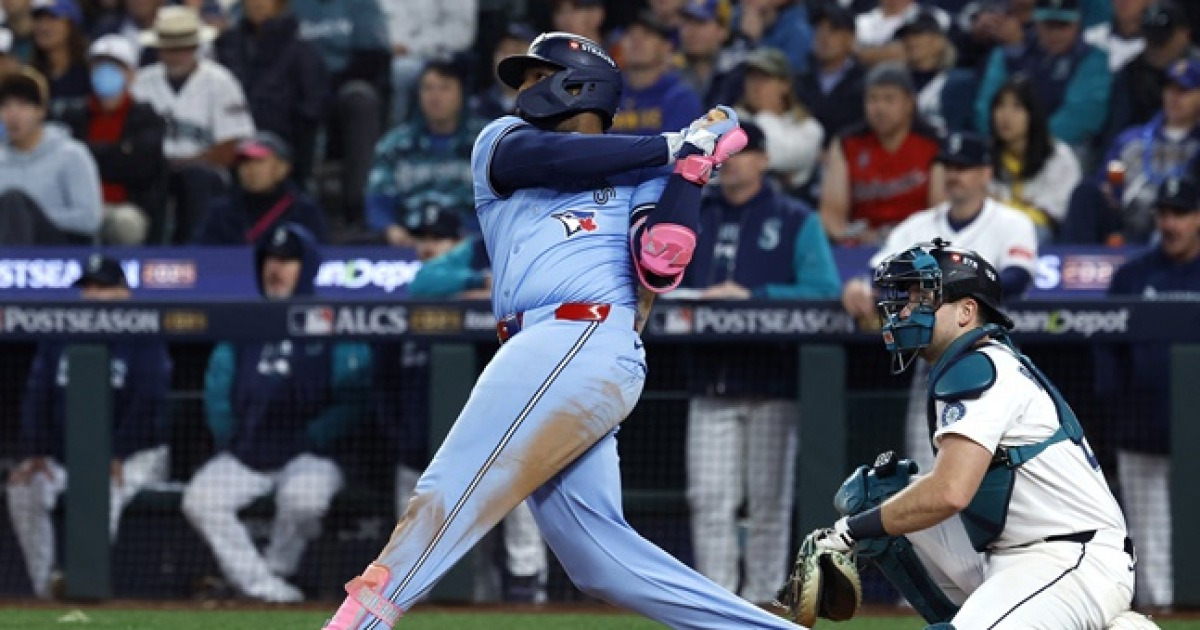 '홈런 대폭발' 5홈런 토론토, 패패 후 반격 나섰다... 시애틀에 13-4 대승 [MLB ALCS 리뷰]