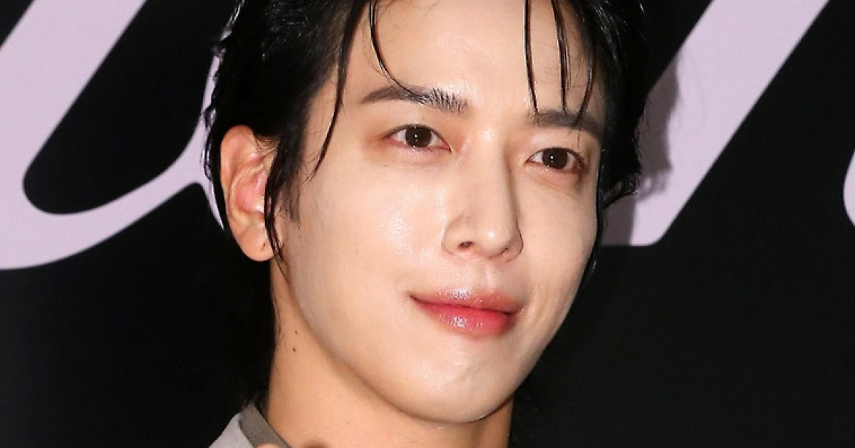 정용화, 내년 결혼설에 직접 낸 공식입장 "스케줄표에 없던데"
