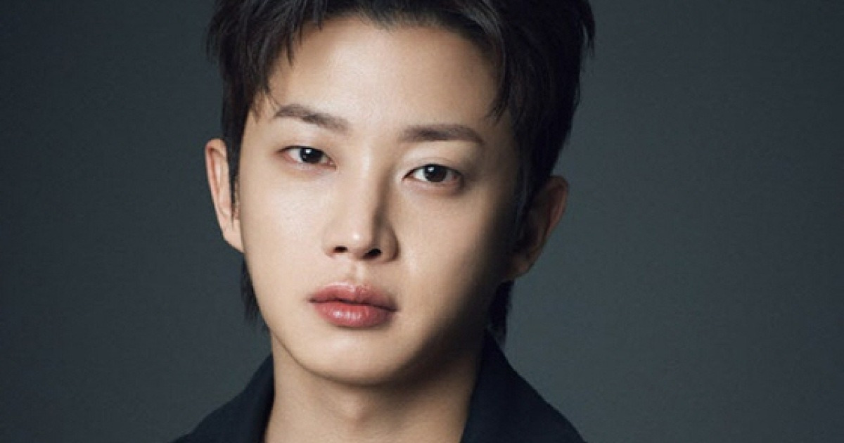 [단독] '이준호 절친' 김민석 잘 나가네..'태풍상사' 이어 임지연 '멋진 신세계' 캐스팅