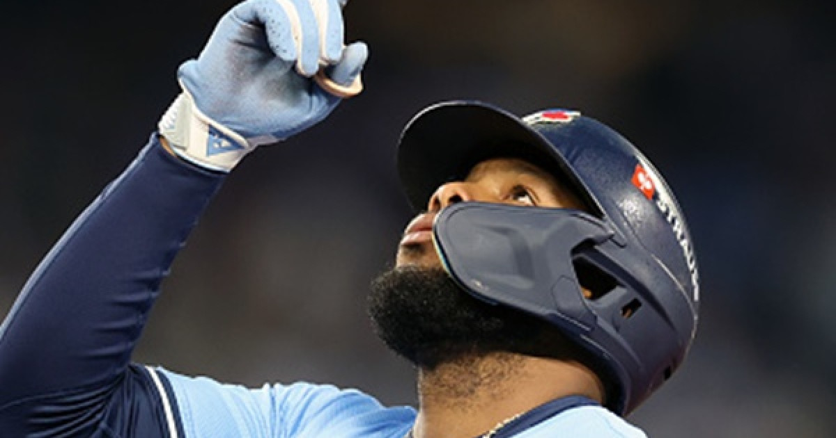 '홈런포 또 폭발' 토론토, ALCS 3차전서 시애틀에 8-2 완승…2패 뒤 2연승