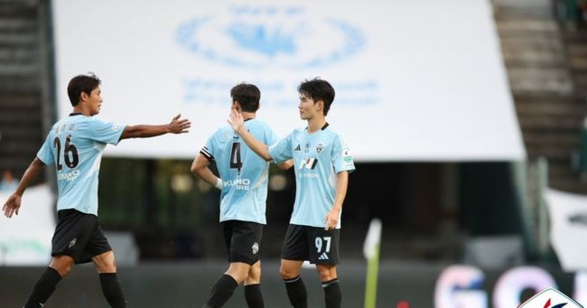 '홈에서 끝낸다!' 전북 VS '물러설 수 없는 첫 승' 수원FC 맞대결 승자는? [오!쎈프리뷰]