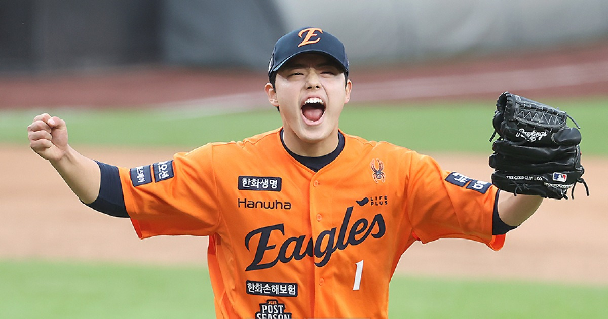 0-3→5-3→5-6→9-8…한화 6581일 만에 대전 PS 승리, 문현빈이 당기고 채은성이 밀었다, 162㎞ 문동주가 끝냈다