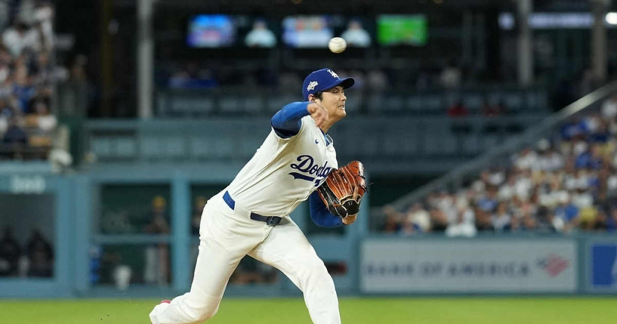 오타니 쇼헤이, ‘3홈런·10K’ 전설 탄생…MLB 역사 새로 썼다