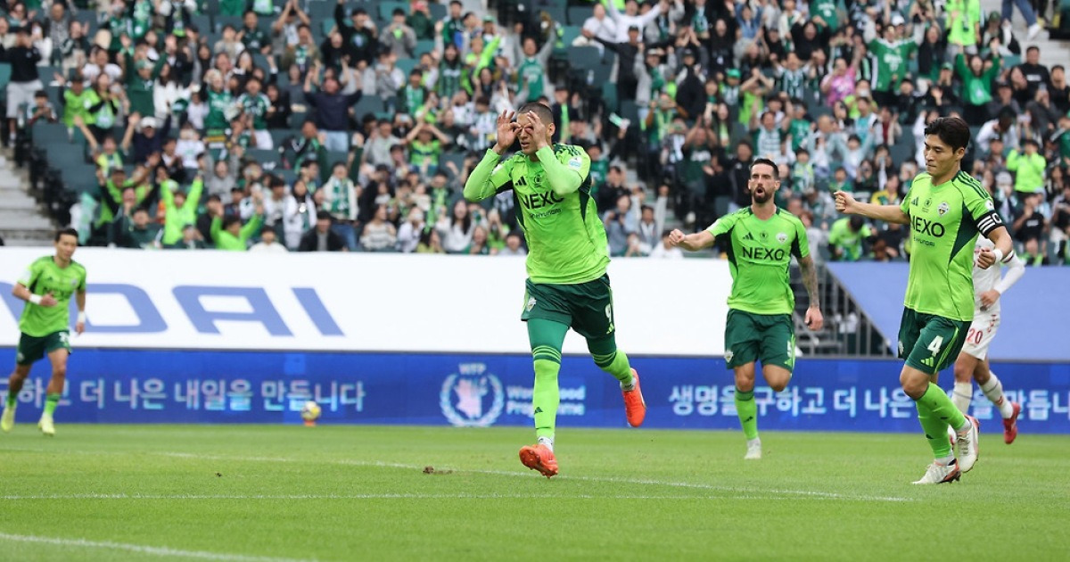 ‘왕권 탈환’ 전북, 10번째 별을 가슴에…K리그 최초 ‘대업’, 포옛과 함께 되찾은 우승DNA [SD 전주 리뷰]