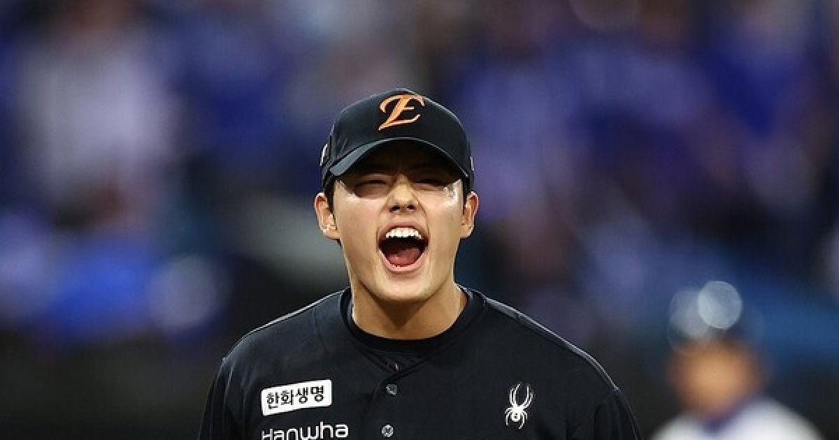 한화 수호신, 체력 괜찮을까… 문동주 "1차전엔 가벼웠는데, 3차전엔 무거운 느낌"