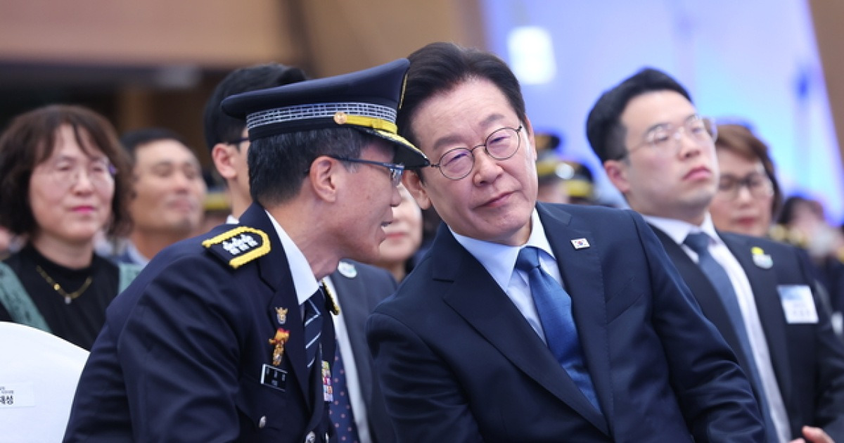 李大統領は警察を称賛し、「常に国民を守り、責任を果たしてきた警察を誇りに思う」と述べた。