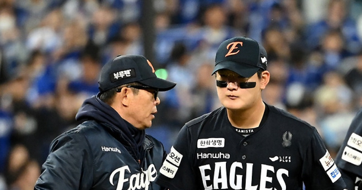 SSG 참사보다 더 큰 충격...왜 거기서 김서현이었고, 왜 직구 정면 승부였을까 [PO4 승부처]