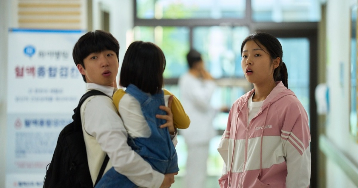 [애프터스크리닝] '세계의 주인' 여전히 따뜻하고 세심한 윤가은의 시선, 서수빈의 발견 ★★☆
