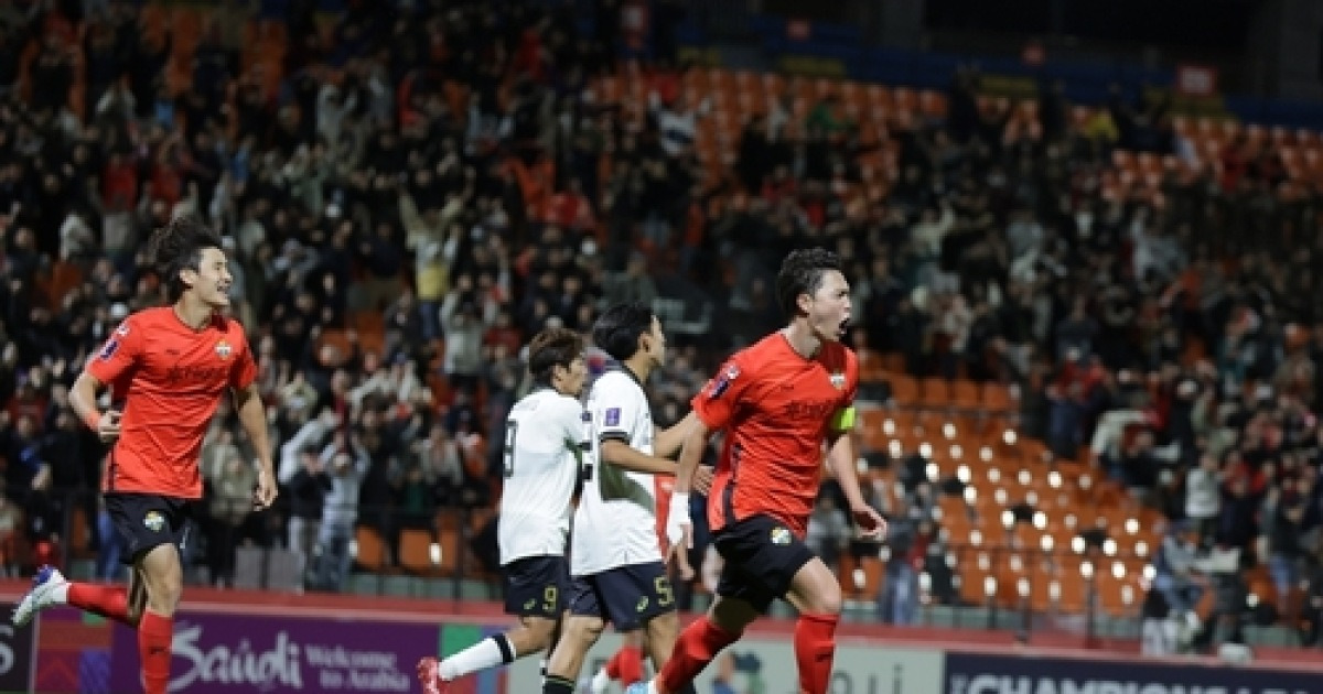 강원FC, 3-0→3-3→4-3...김건희 추가시간 결승골, 일본 챔피언 고베에 극적 승리