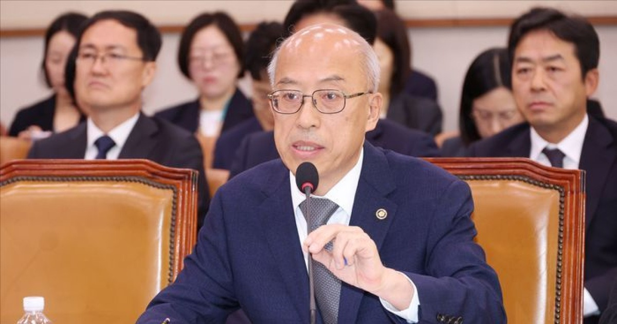 국감장에 선 조원철 처장