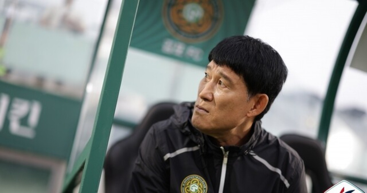 [BE.현장] 고정운 감독의 자책 "3연패로 13경기 무패를 다 까먹어… 감독인 내 책임이다"