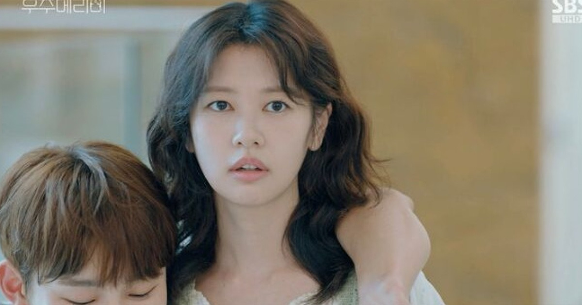 [스브스夜] '우주메리미' 최우식, 정소민에 "내가 좋아하나 보죠, 다른 남자랑 있는 것 싫어" 진심 고백