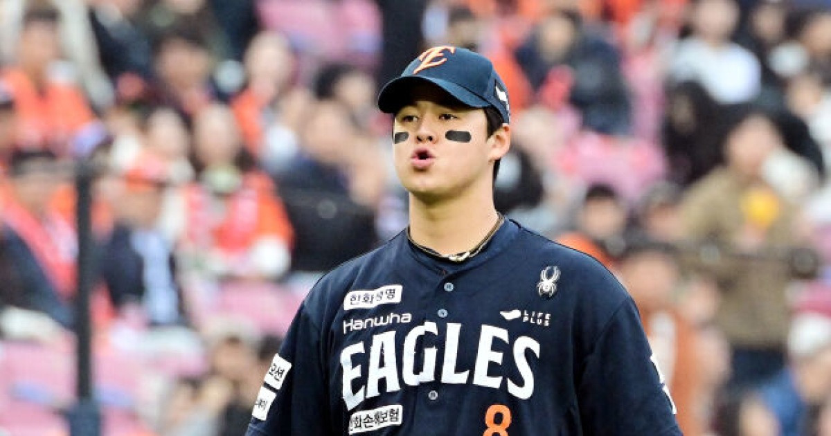 '3루 주자 꽈당했는데...' 노시환 수비 집중력 어디로, 송구로만 치명적 4실점→19년만 KS 완패 [MD잠실 KS1]