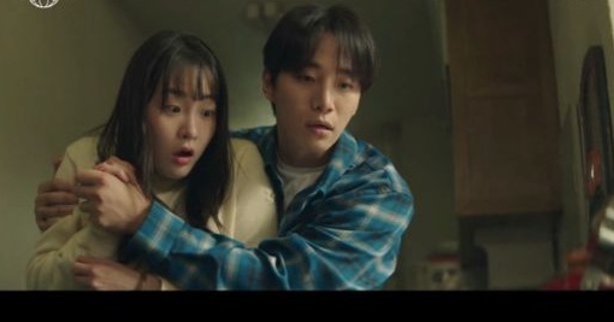 이준호·김민하, 커피 타다 정들겠네..묘한 분위기 “이거 내 손인데”(태풍상사)[순간포착]