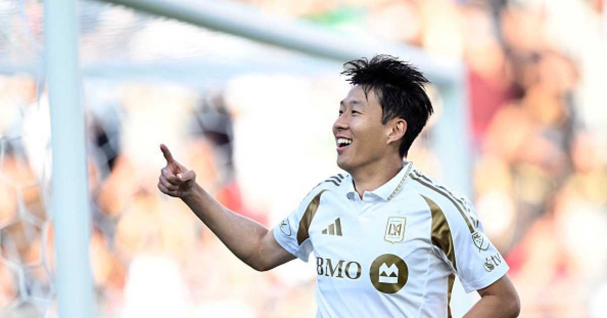 Son Heung-min, qui a créé une sensation en MLS avec « 9 buts et 3 passes décisives après avoir joué pendant trois mois », est l’un des candidats finaux pour le « Transfert de l’année ».