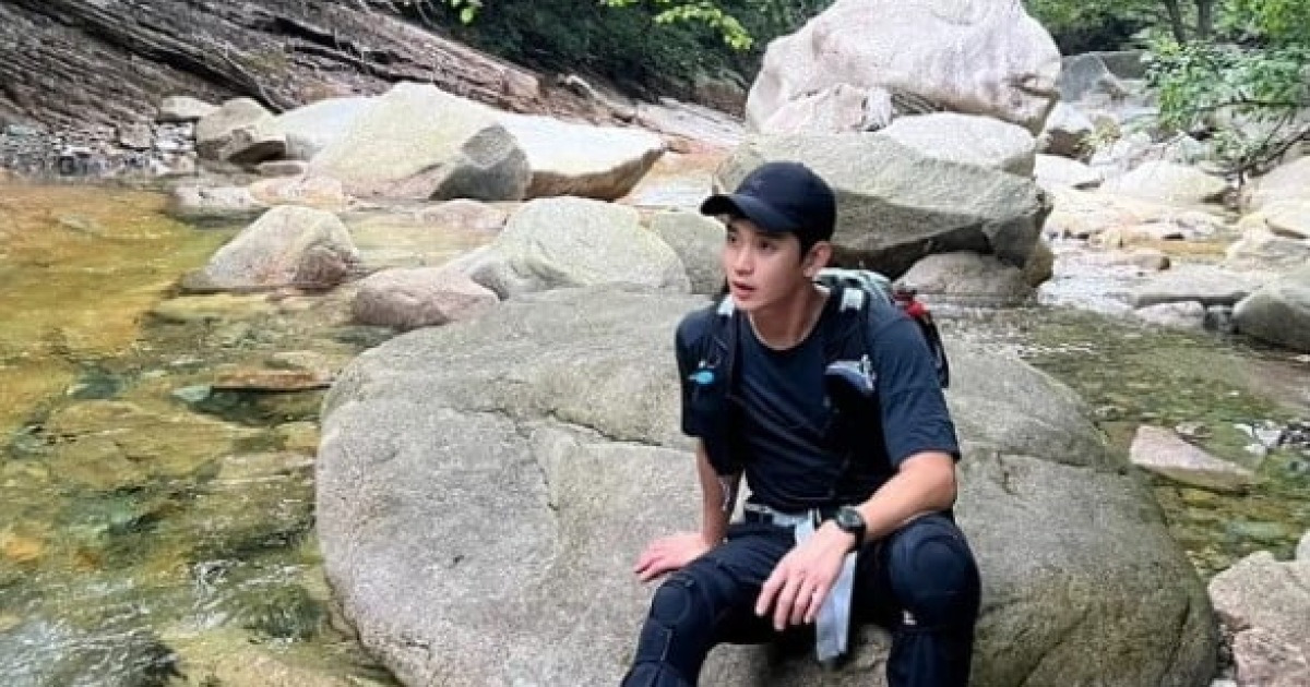 '등산 근황 포착' 김수현, 故김새론 그루밍 의혹 벗나…"인격살인" 공세 강화 [핫피플]