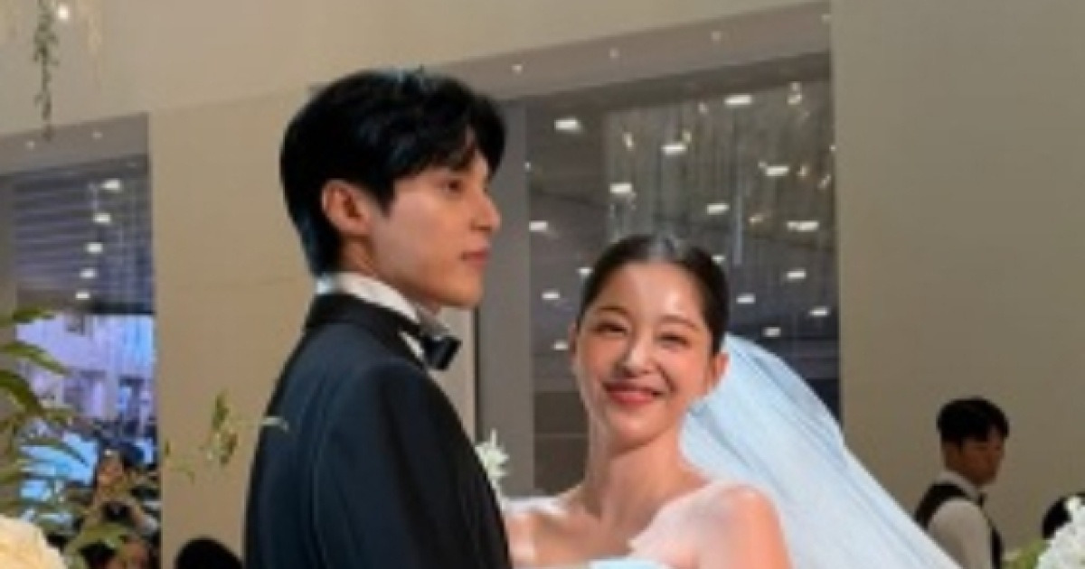 '10년 열애' 윤선우♥김가은, 럭셔리 결혼식 현장 공개..임윤아·이준호 축하[종합]