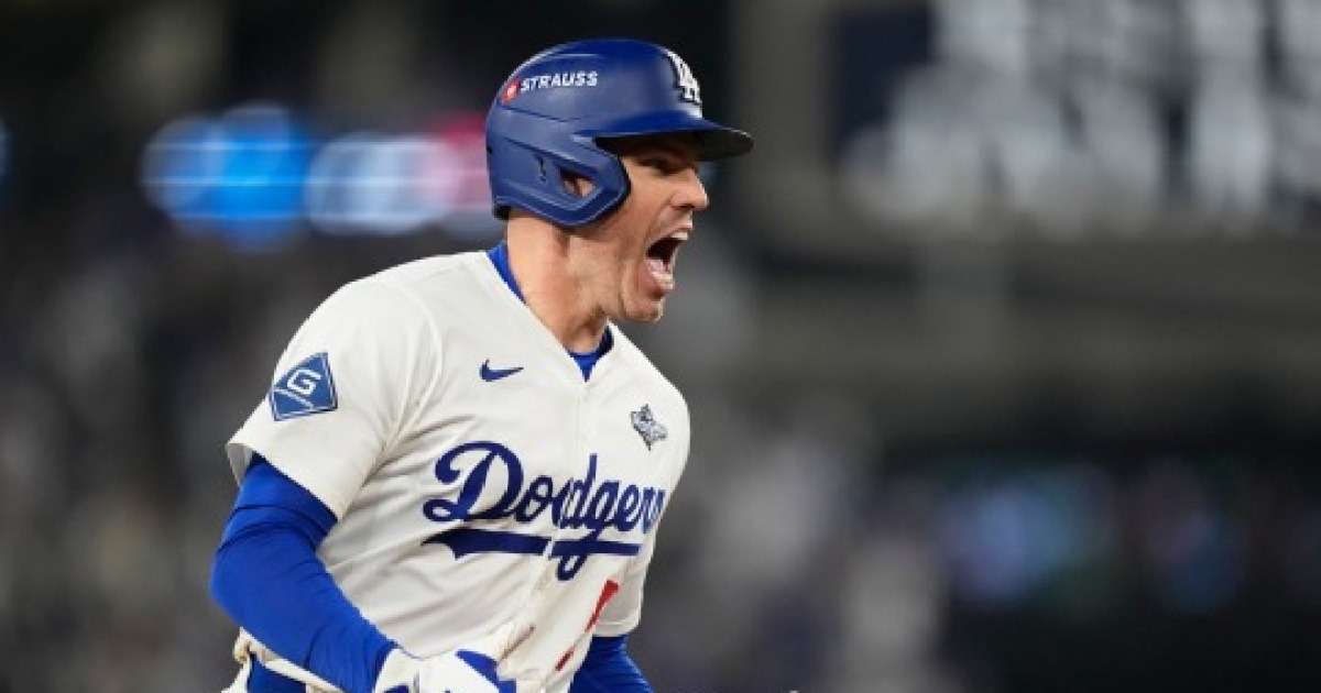 WS 역사에 남을 18이닝 대접전...다저스, 프리먼 끝내기포+오타니 '9출루' 포스트시즌 신기록