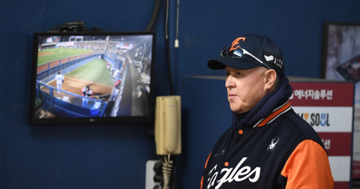 “노시환 수비? 노코멘트할 것” 한화 김경문 감독, 왜 답 안 했을까→이유가 있다 [KS 시선집중]